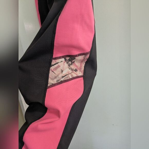 Torrid Active Capri Yoga Pants Size 2 - Picture 2 of 5